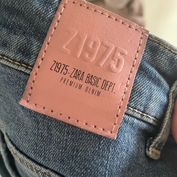 Z1975 Zara Basic Dept Denim Jeans - Picture 3 of 3